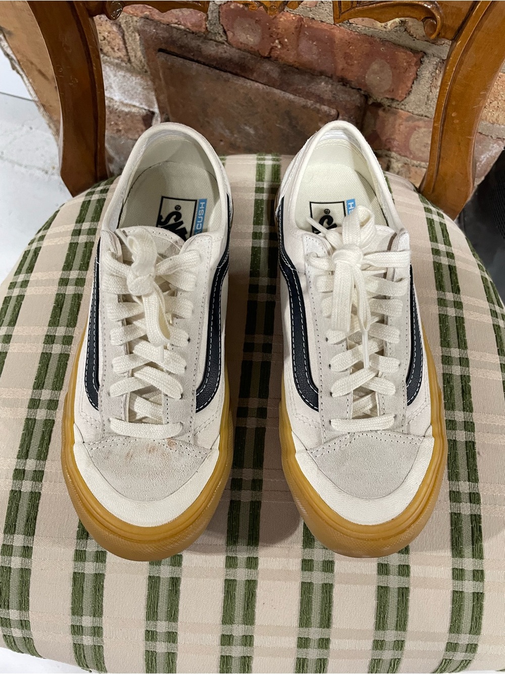 Vans Cream Canvas Low-Top Sneakers with Black Stripe and Gum Sole - Picture 7 of 10